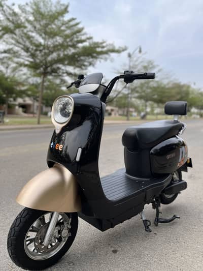 Electric Scooty Evee Nisa For Sale.