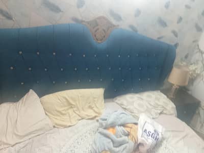 new bed only 1 month used