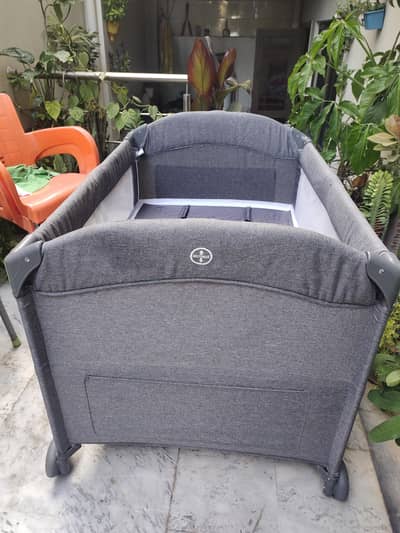baby crib