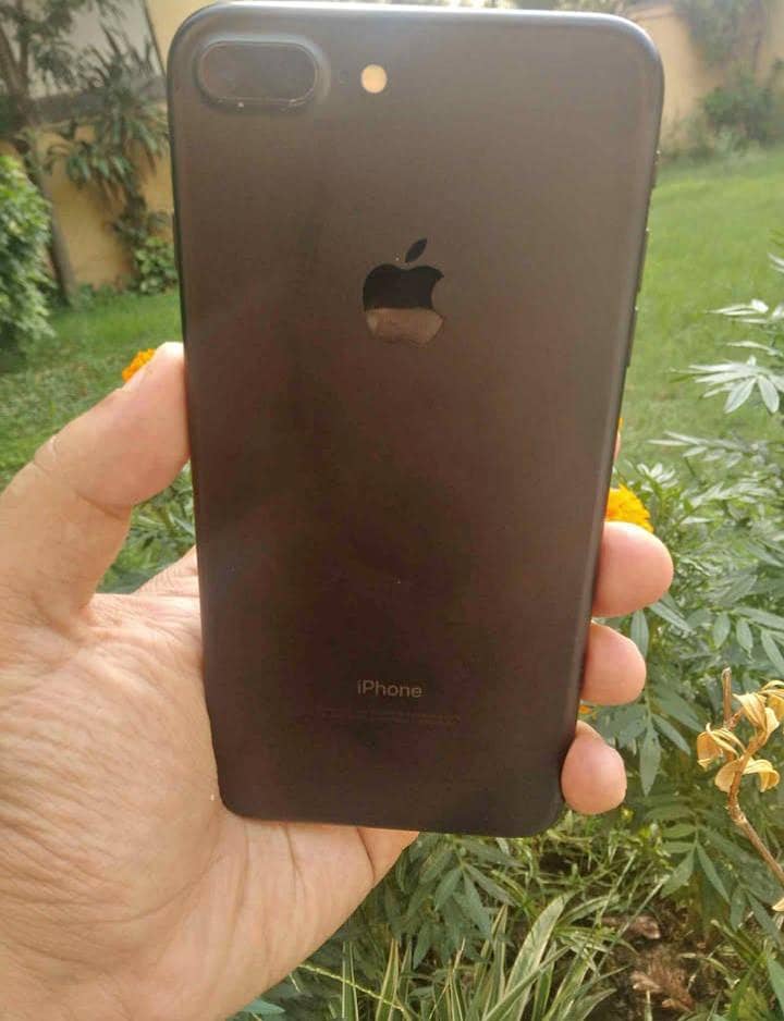 Apple iPhone 7 Plus 2