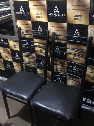 2pieces of chairs