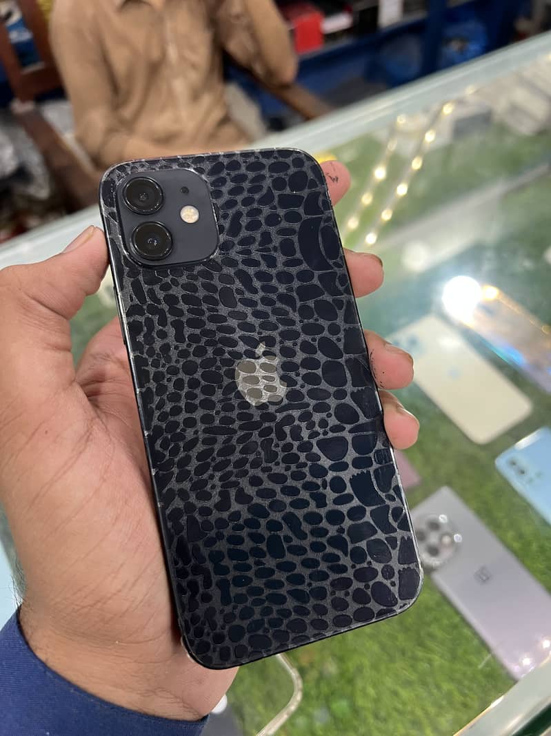 Apple iPhone 12 1