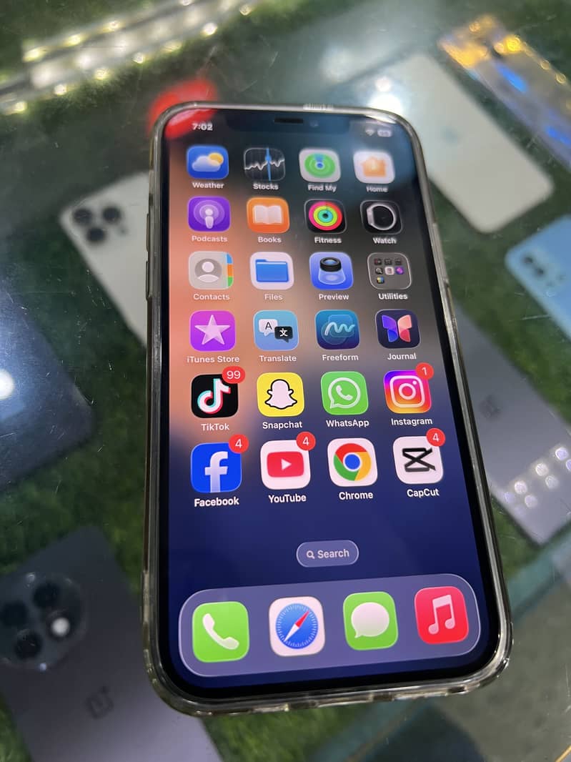 Apple iPhone 12 2