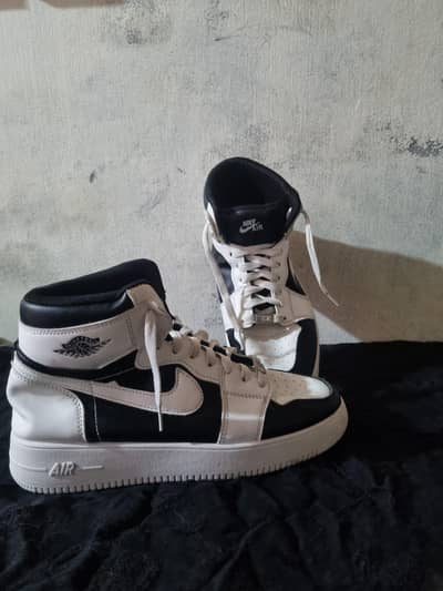 Black & White High top Sneakers - Size 43 - Very Good Condition