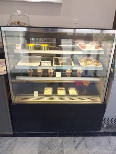 Display chiller