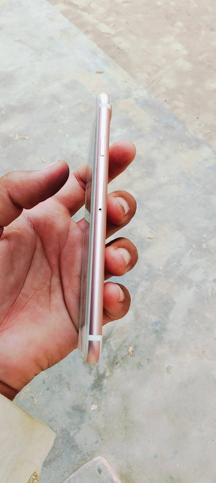 Apple iPhone 7 1