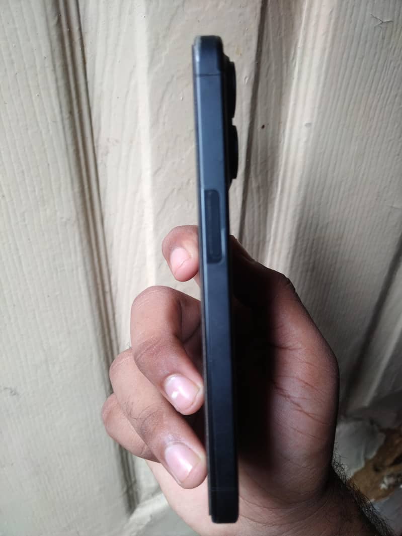 Apple iPhone 15 Pro 1