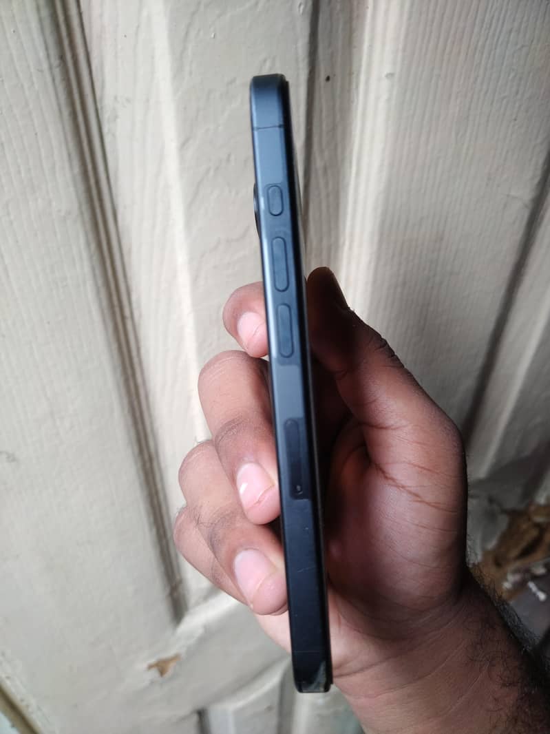 Apple iPhone 15 Pro 2