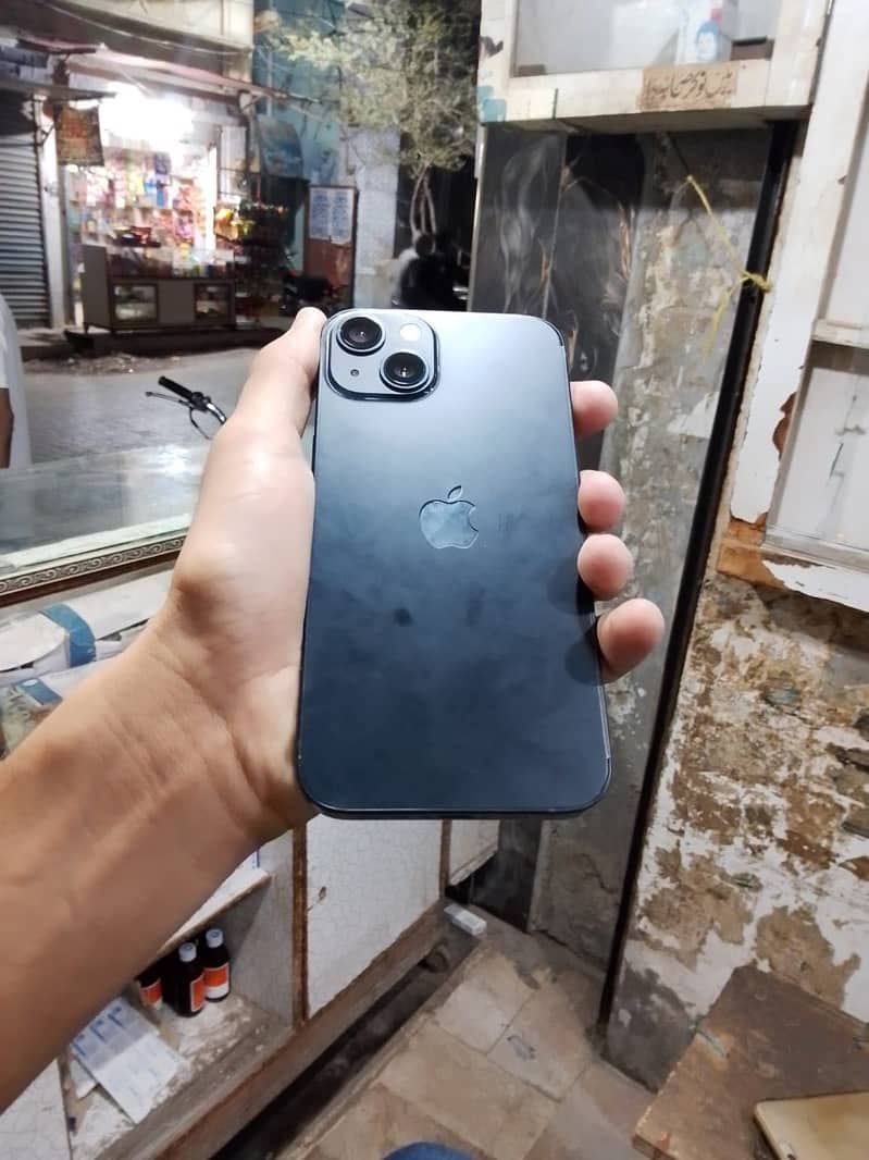 iPhone 13 0
