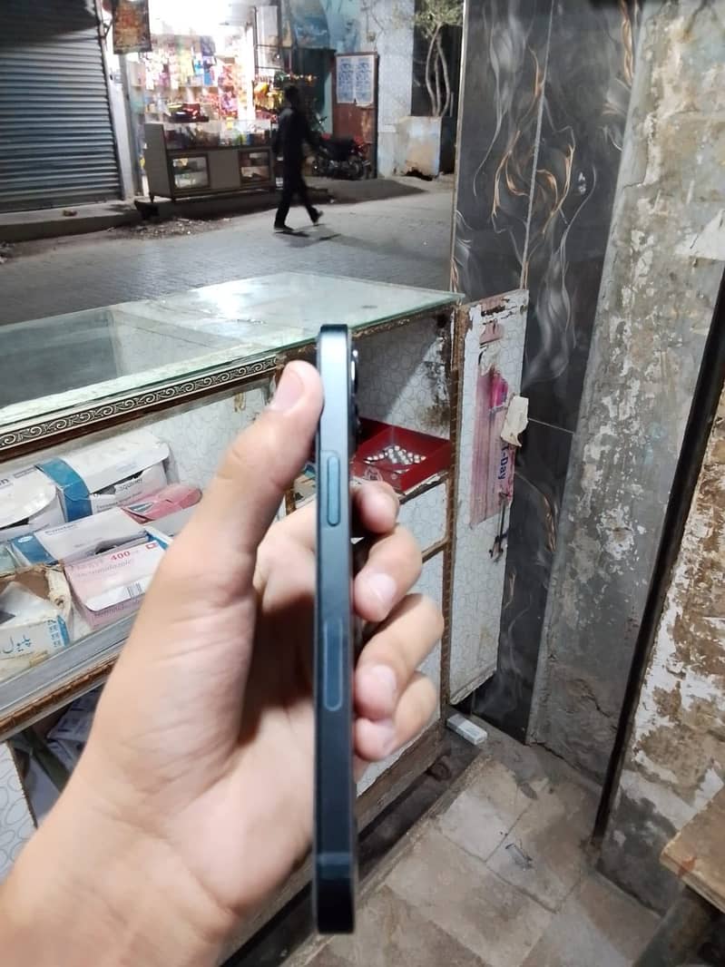 iPhone 13 2