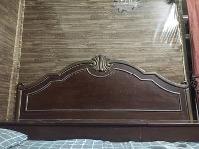 Double bed +dressing table+bartanoun wali almari