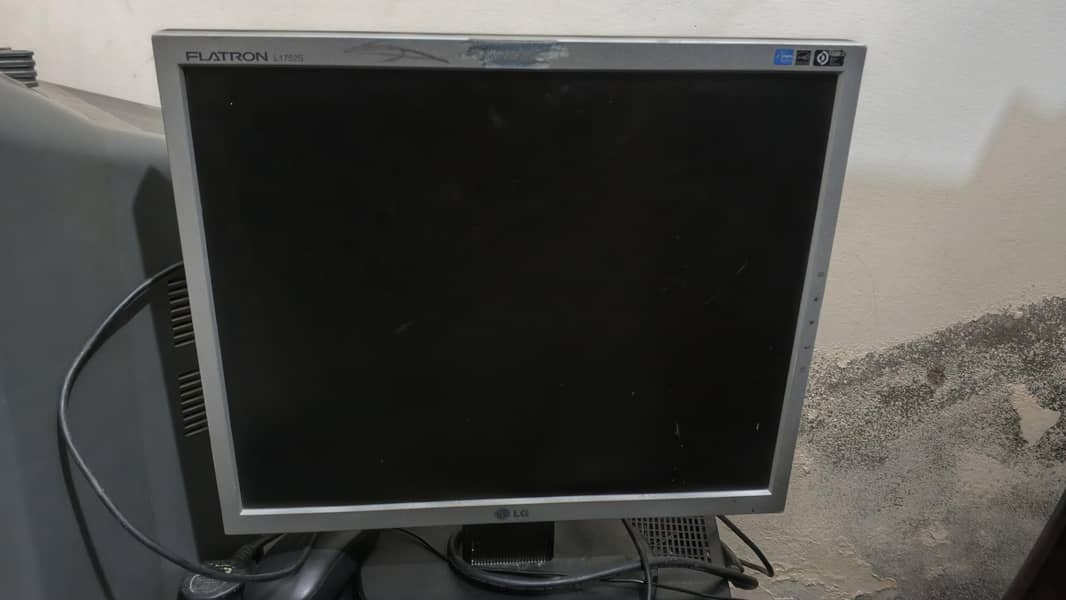 computer with accessories 2