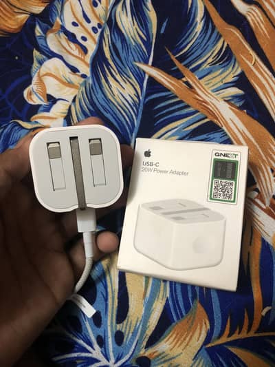 IPHONE ORGINAL CHARGER