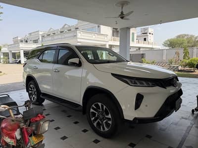 Toyota Fortuner Legender 2022