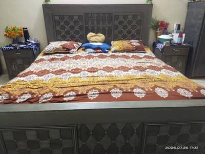 bed with site tables dressing tables