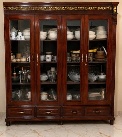 Kitchen cabinet