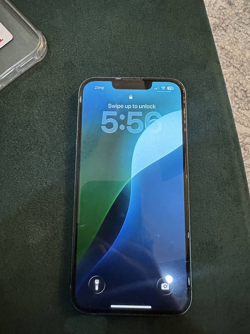 Apple iPhone 13 1
