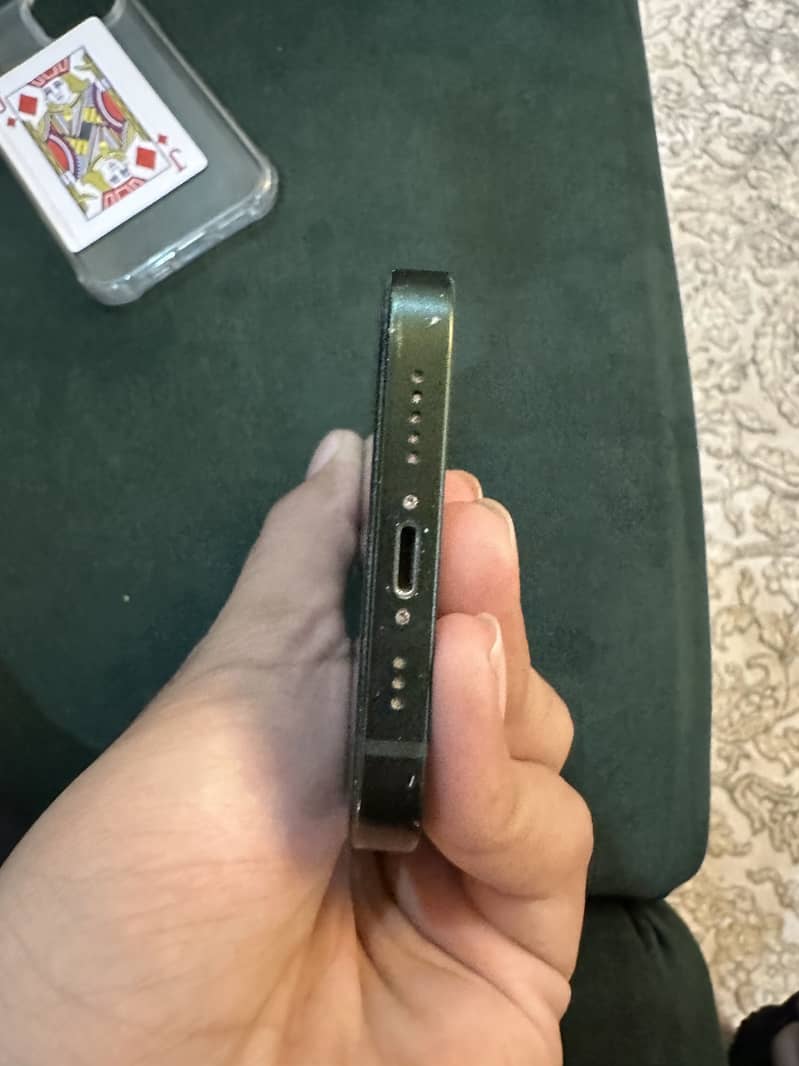 Apple iPhone 13 3