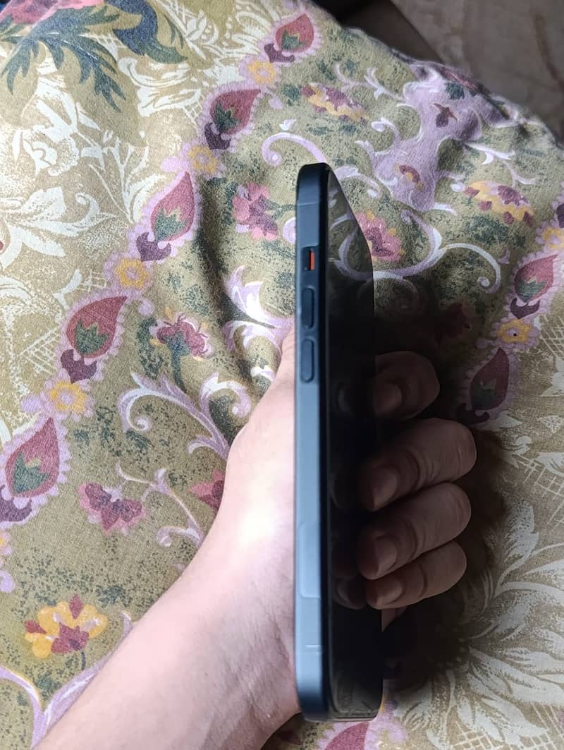 Apple iPhone 15 0