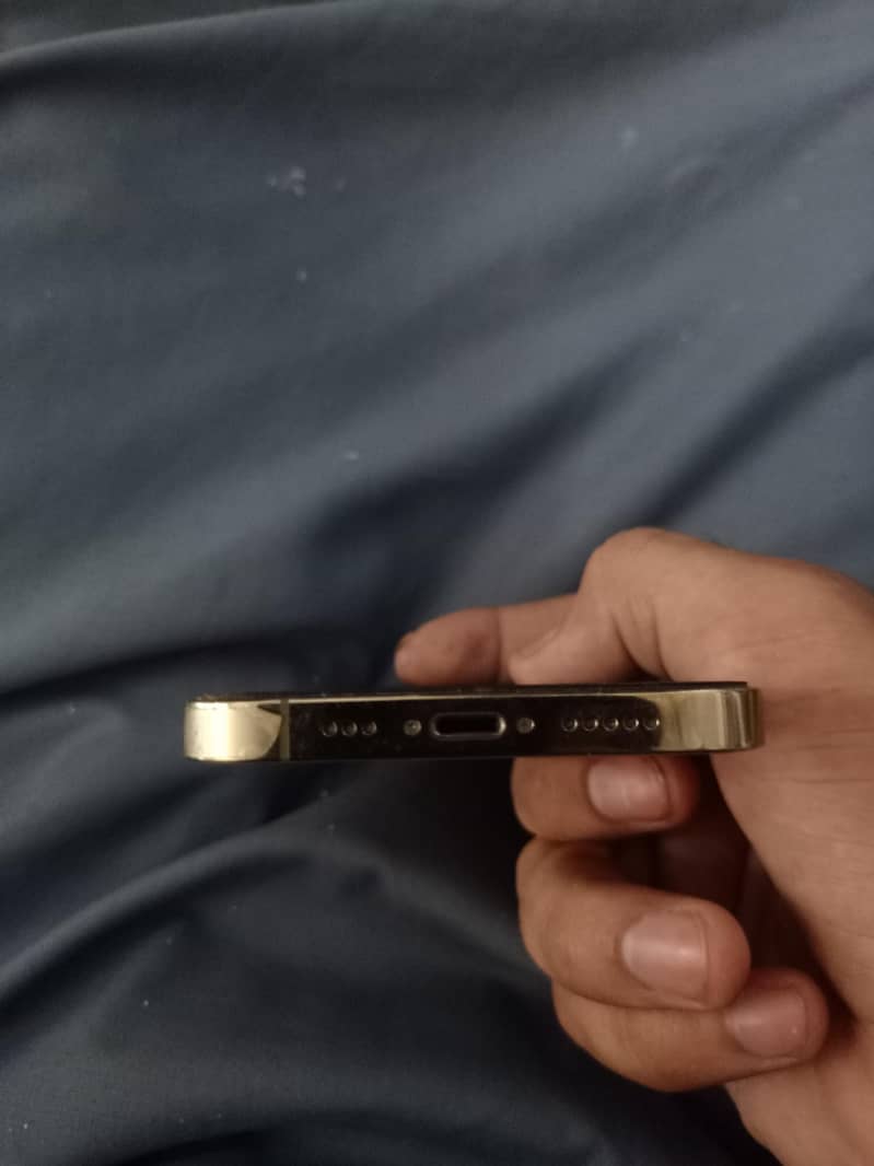 Apple iPhone 12 Pro 2