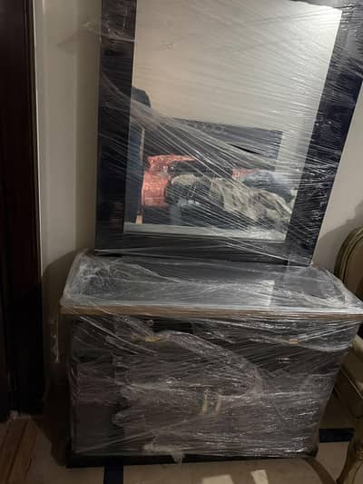 I m selling m beds