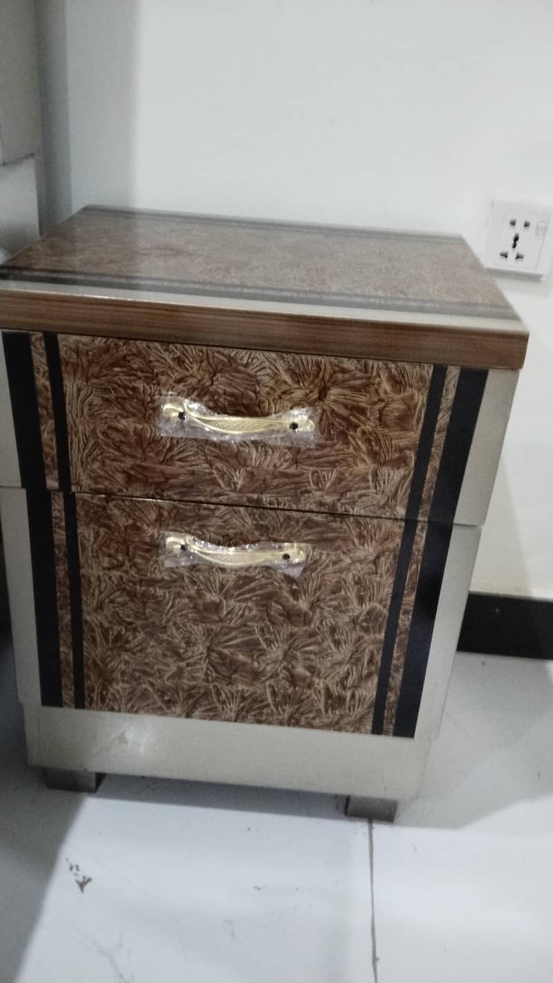Bed & Dressing full new 2