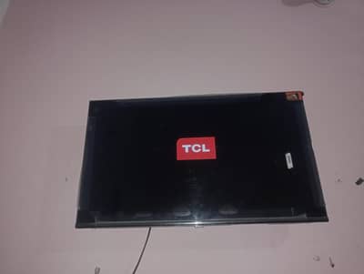 Android LCD TCL 32 inch for sale.