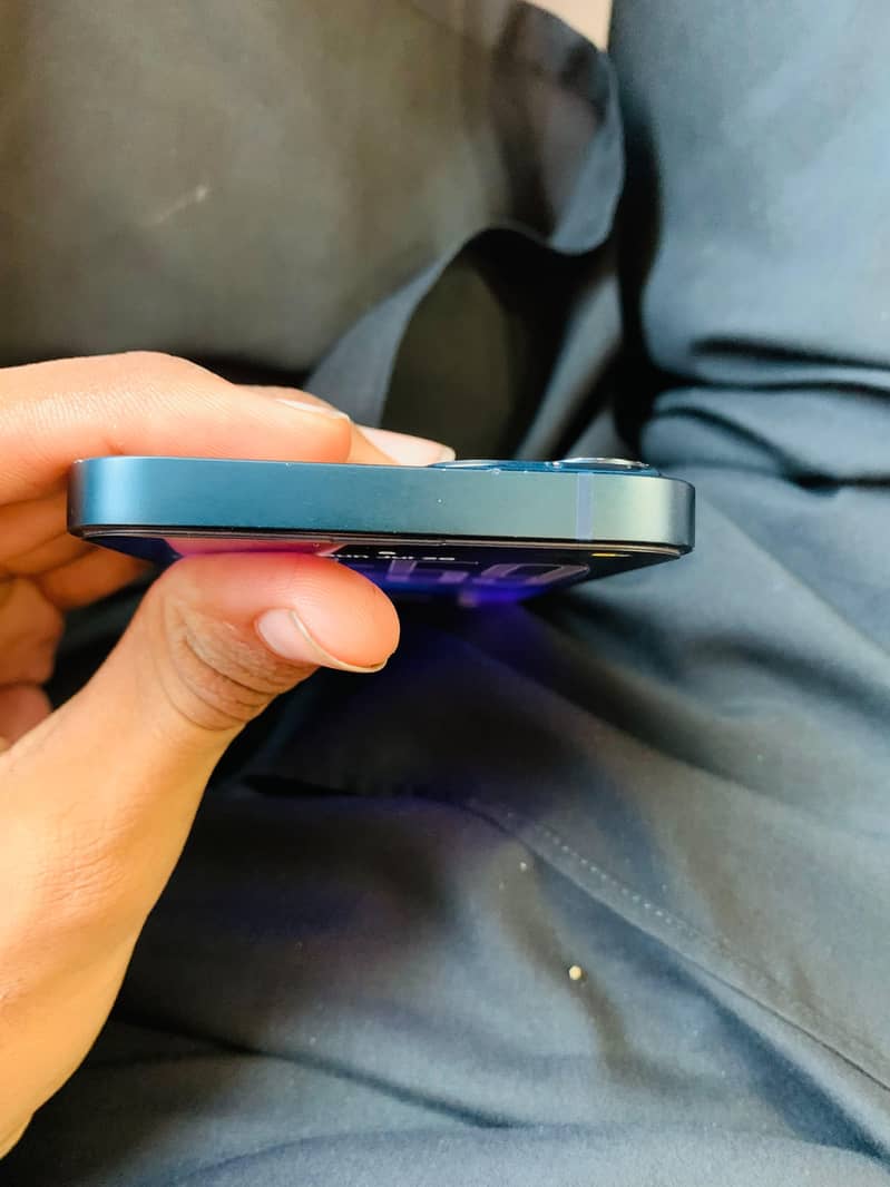 Apple iPhone 13 5