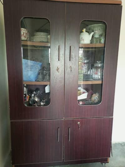 Wooden Crockery Cabinet / Showcase for Sale – 10/10 Condition