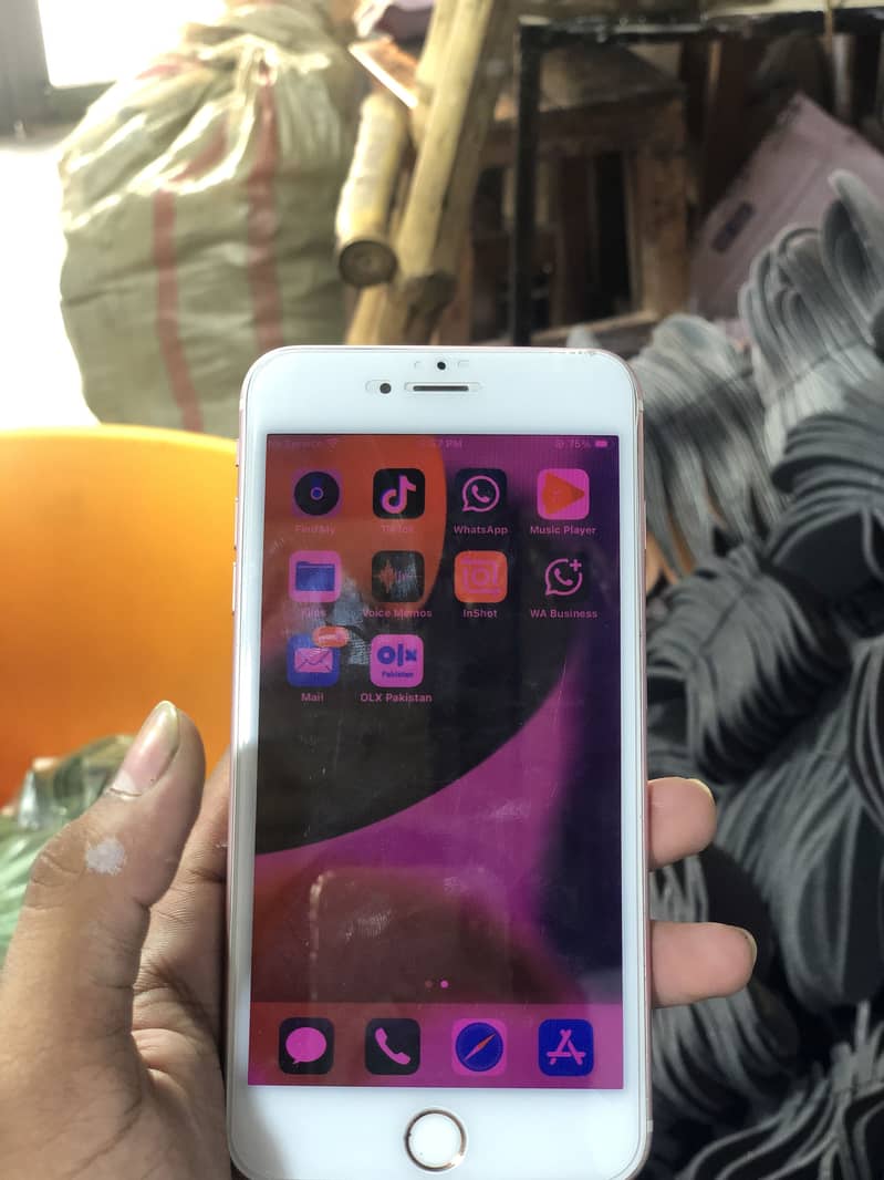 Apple iPhone 6S Plus 1
