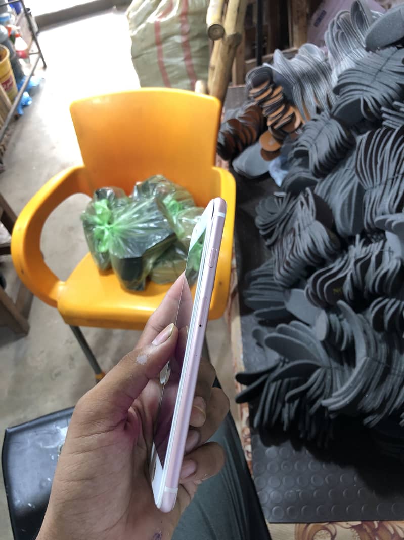 Apple iPhone 6S Plus 2