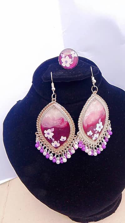 resin jewelery