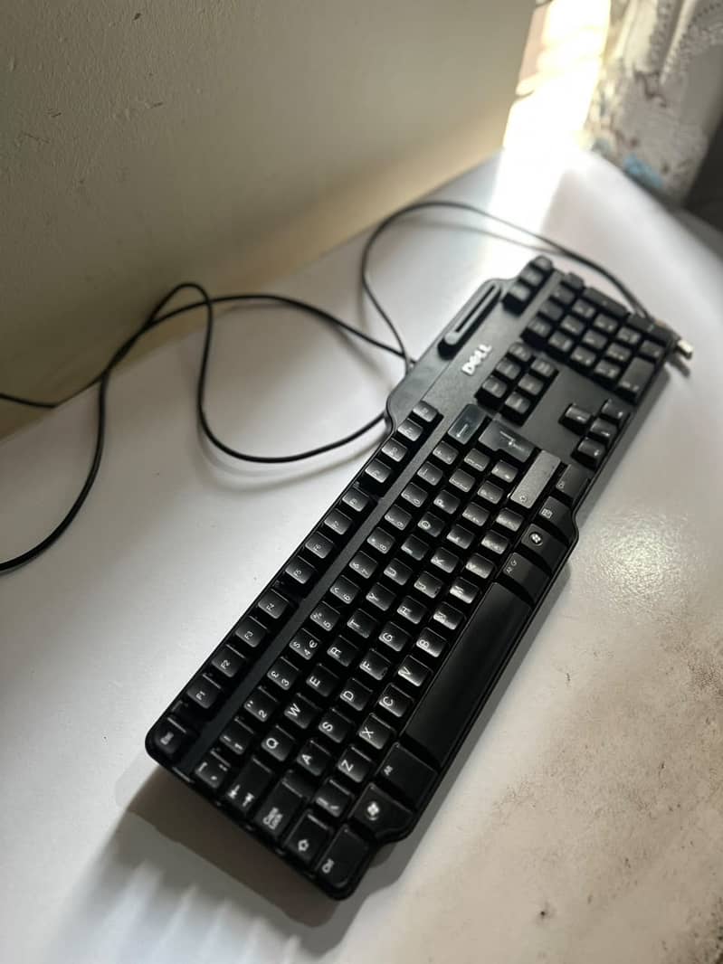 Dell Keyboard ( Model no: RT7D60 ) 0