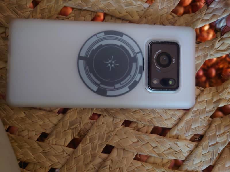 Sharp Aquos r6 0