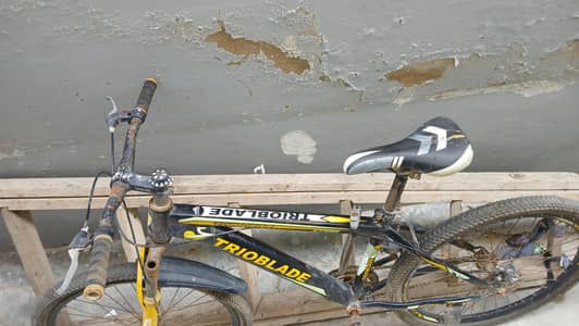 Title: Trioblade 26" Mountain Bicycle – Disc Brakes – Good Condition