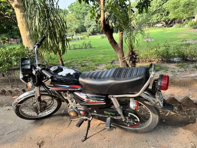 Honda 125 Black color