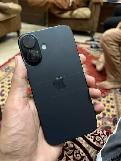 Apple iPhone 16