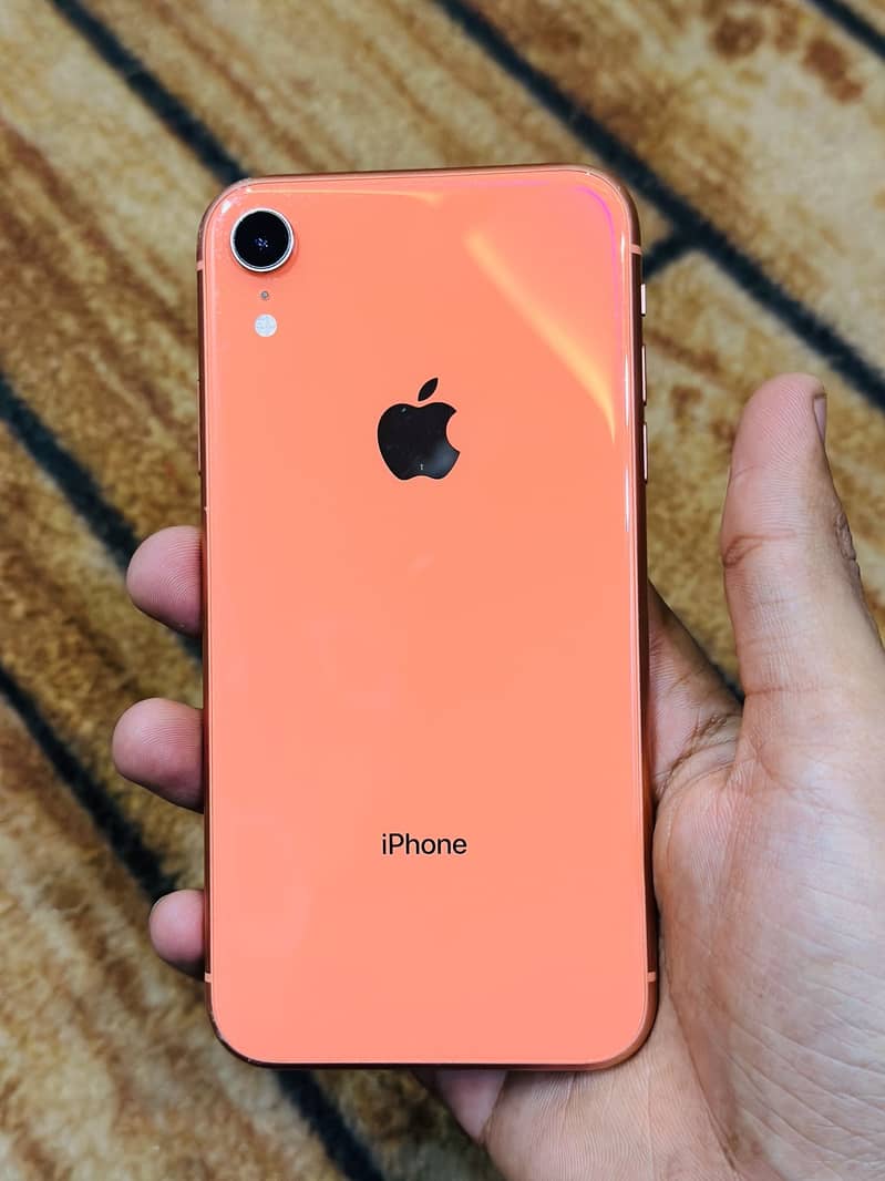 iPhone Xr 4