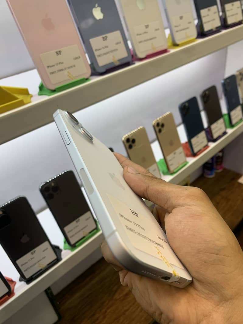iPhone 15 Plus (OFFER) 03275894788 3