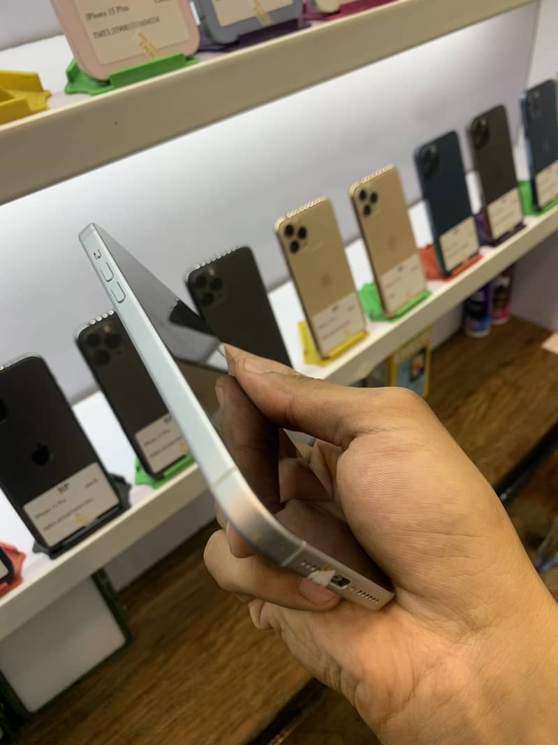 iPhone 15 Plus (OFFER) 03275894788 4
