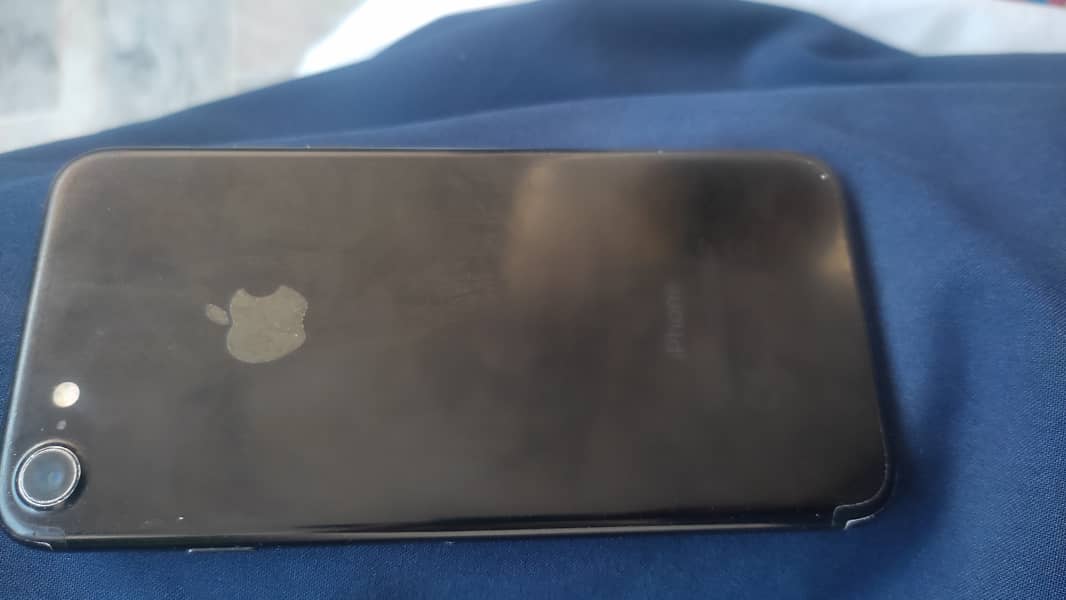 Apple iPhone 7 0