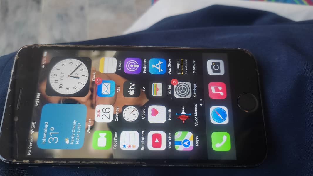 Apple iPhone 7 1