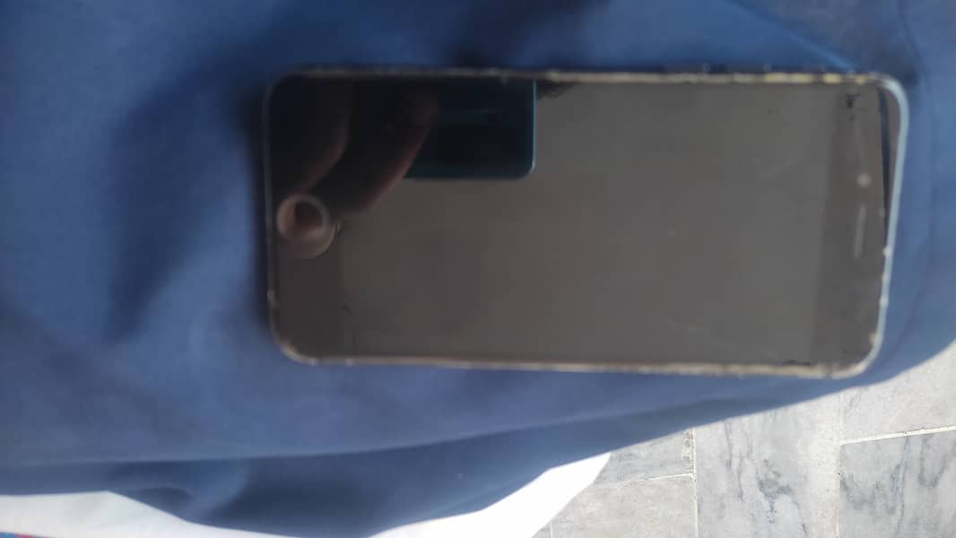 Apple iPhone 7 3