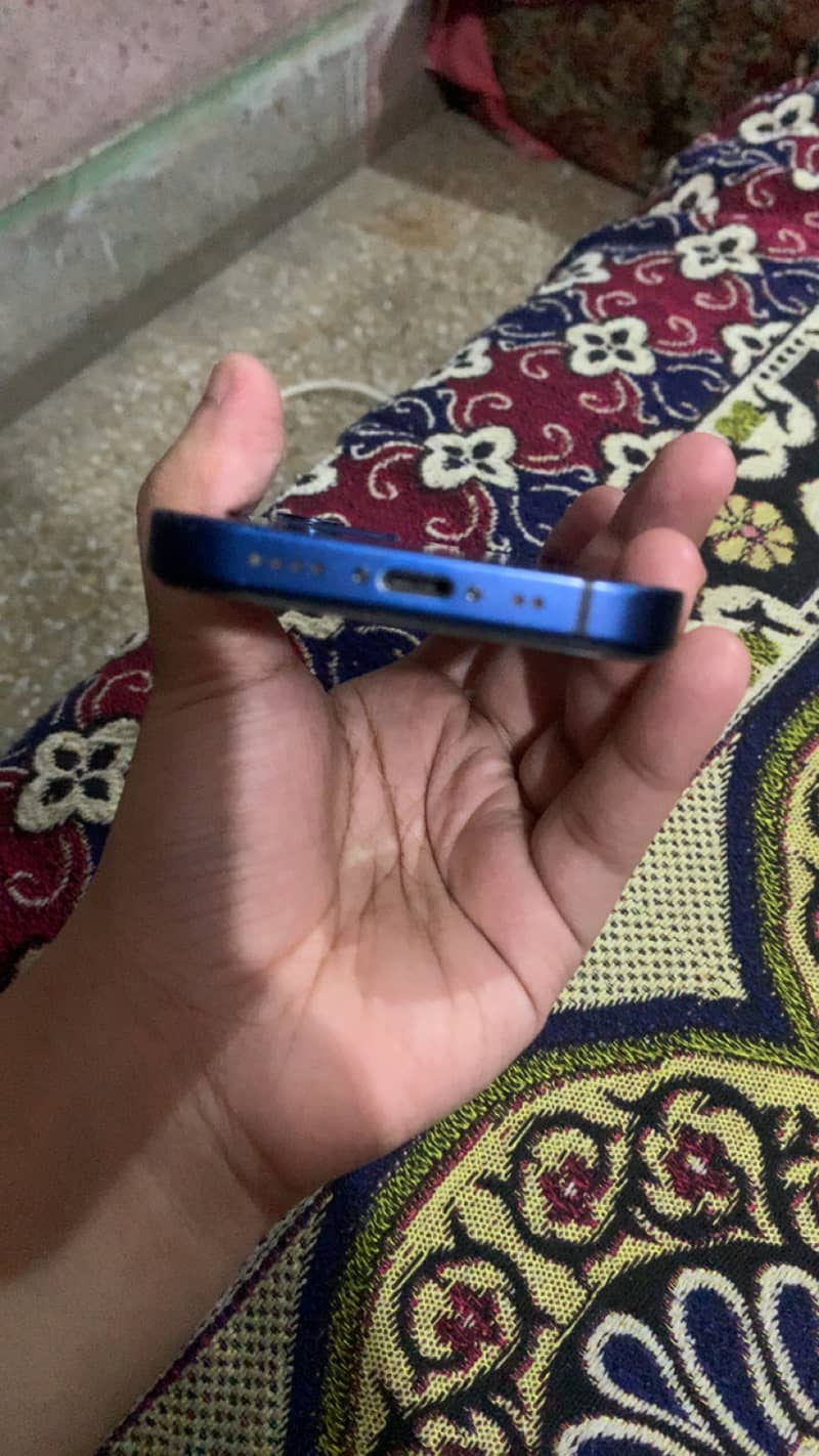 Apple iPhone 12 mini 1