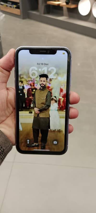 iphone 11 factory unlocked home used
