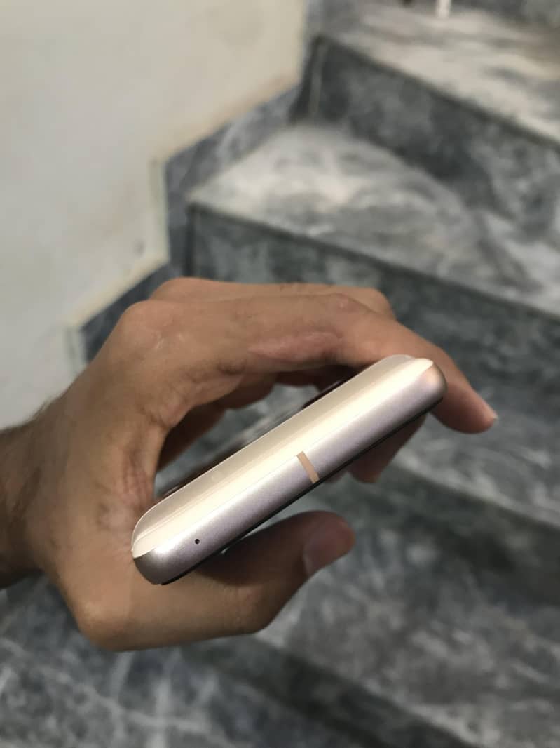 Google Pixel 8 2