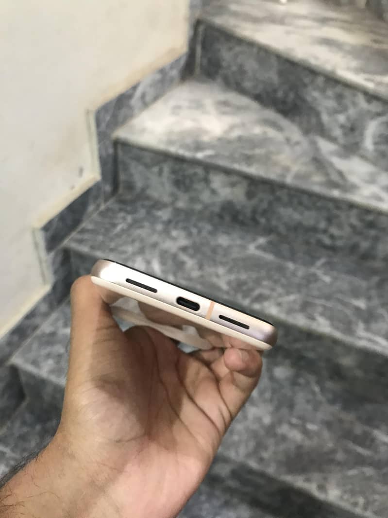Google Pixel 8 3