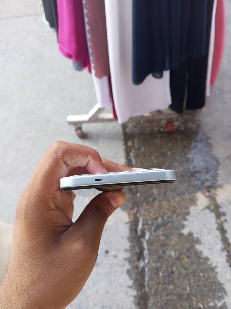 Tecno spark 40 5