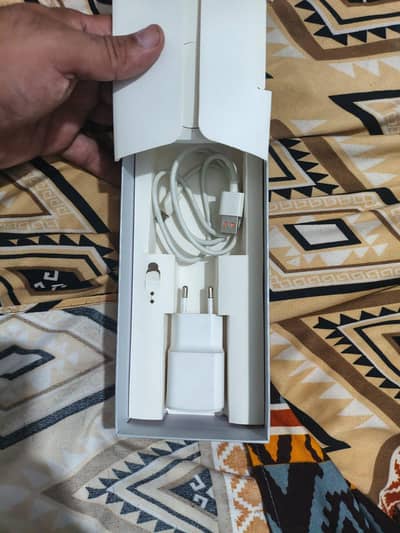 Tecno Spark 20C 128gb no open with box and original charger