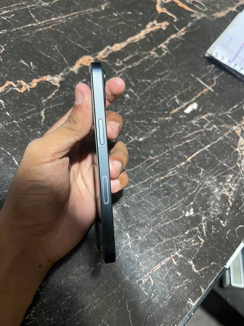 Apple iPhone 13 3